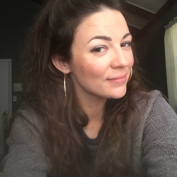 Meet your Posher, Janine - Picture 3 of 7